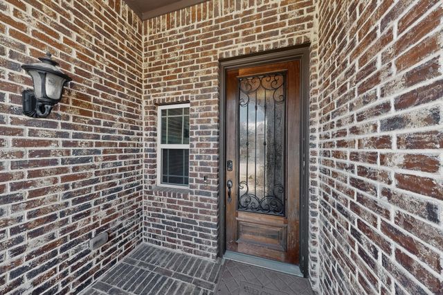 832 Monticello Drive, Burleson, TX 76028