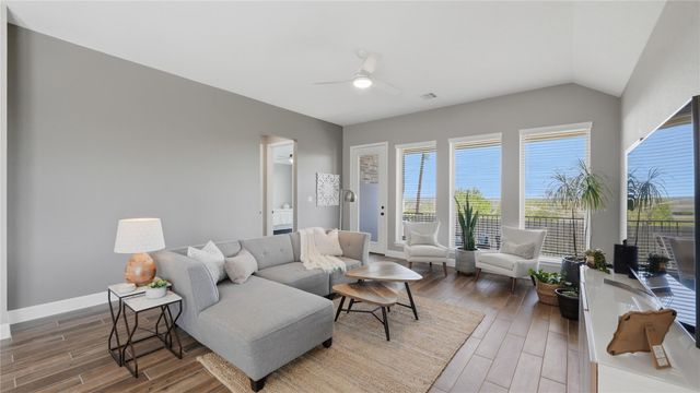 344 Carpenter Hill DR, Buda, TX 78610