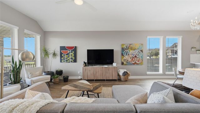 344 Carpenter Hill DR, Buda, TX 78610