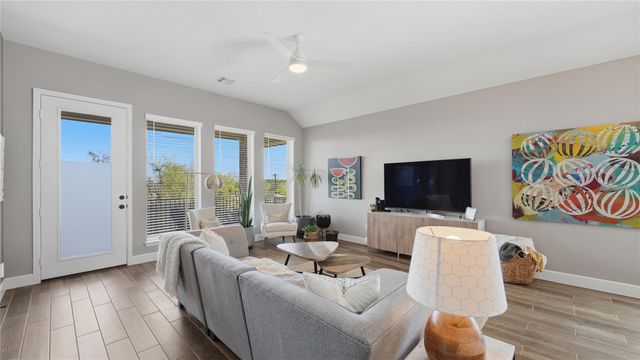 344 Carpenter Hill DR, Buda, TX 78610