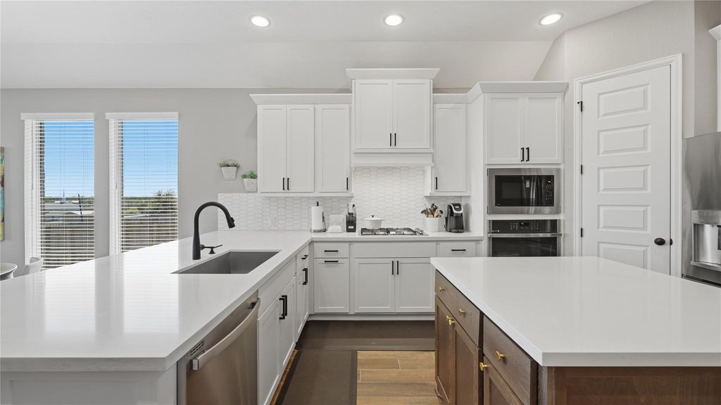 344 Carpenter Hill DR, Buda, TX 78610