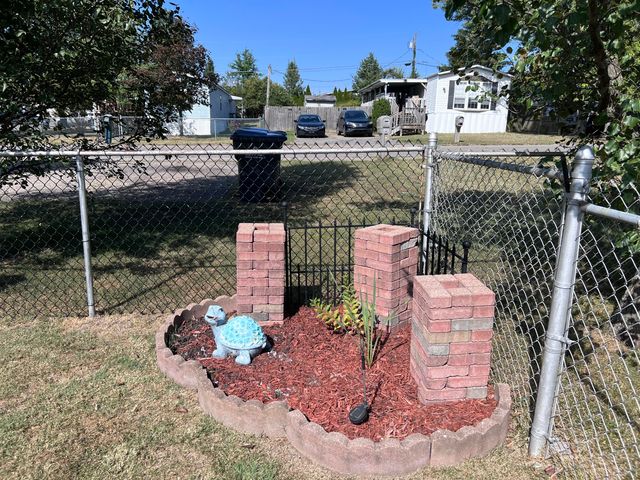 207 Melinda Lane, Florence, KY 41042