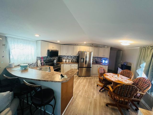 207 Melinda Lane, Florence, KY 41042