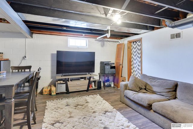 1425 N Somers Avenue, Fremont, NE 68025