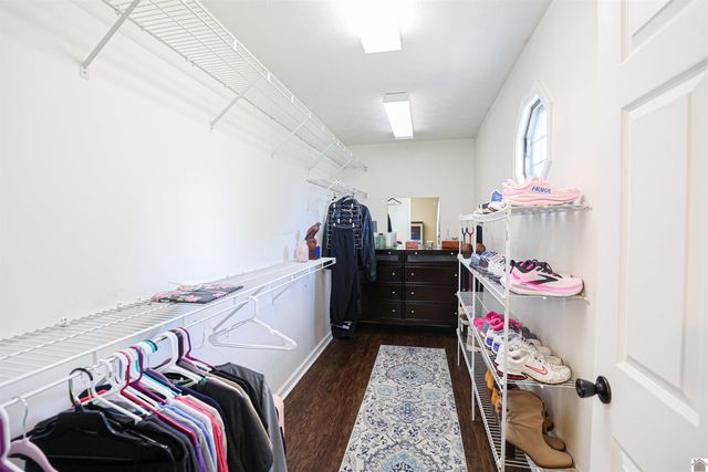 110 Holmes Dr, Paducah, KY 42003