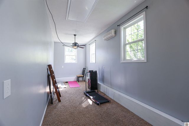 110 Holmes Dr, Paducah, KY 42003