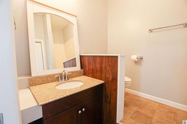 110 Holmes Dr, Paducah, KY 42003