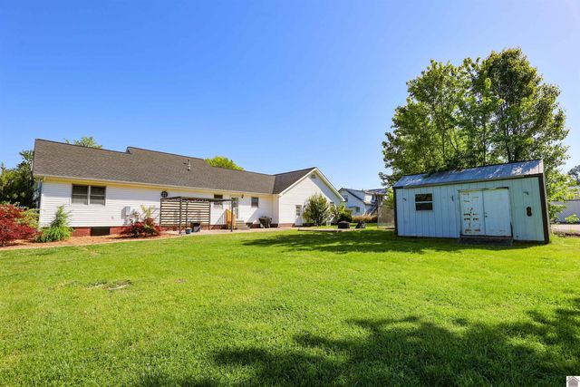 110 Holmes Dr, Paducah, KY 42003