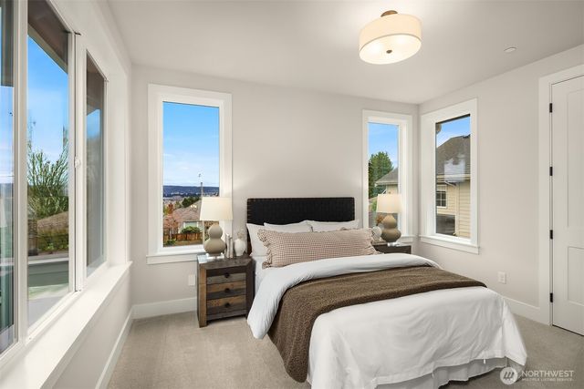 7311 152nd Avenue NE, Redmond, WA 98052