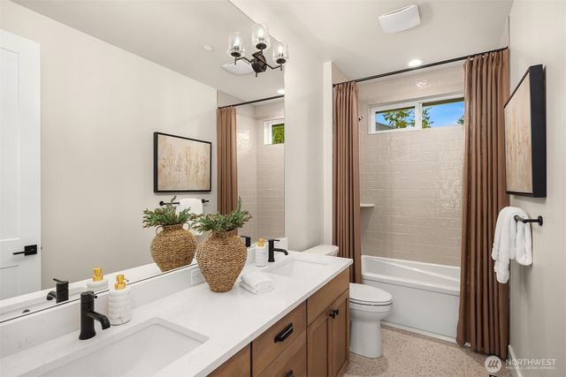 7311 152nd Avenue NE, Redmond, WA 98052
