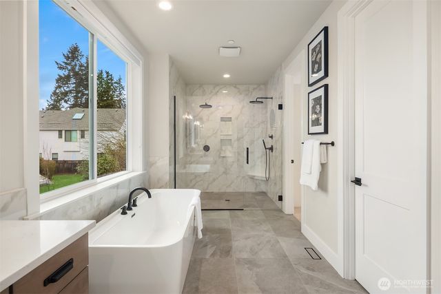 7311 152nd Avenue NE, Redmond, WA 98052
