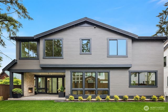 7311 152nd Avenue NE, Redmond, WA 98052