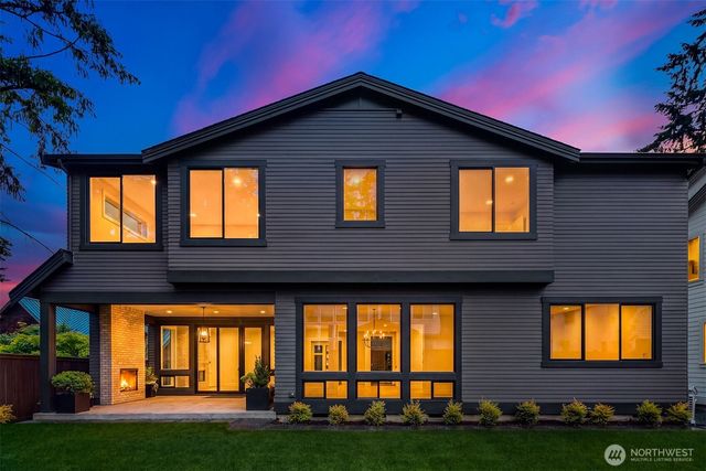 7311 152nd Avenue NE, Redmond, WA 98052