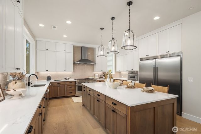 7311 152nd Avenue NE, Redmond, WA 98052