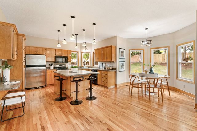 5915 Brookview Drive, West Des Moines, IA 50266