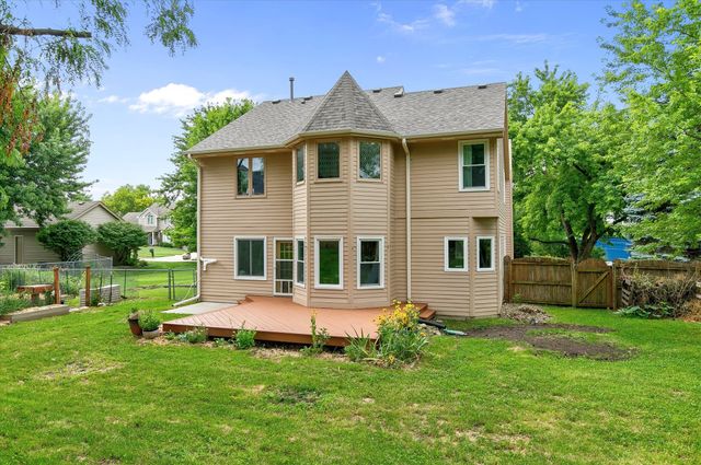 5915 Brookview Drive, West Des Moines, IA 50266