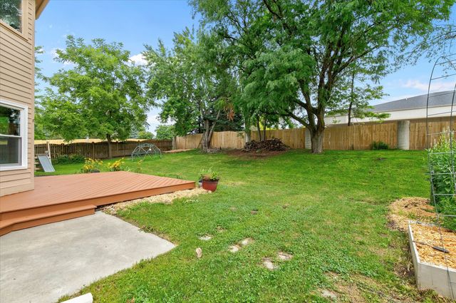 5915 Brookview Drive, West Des Moines, IA 50266