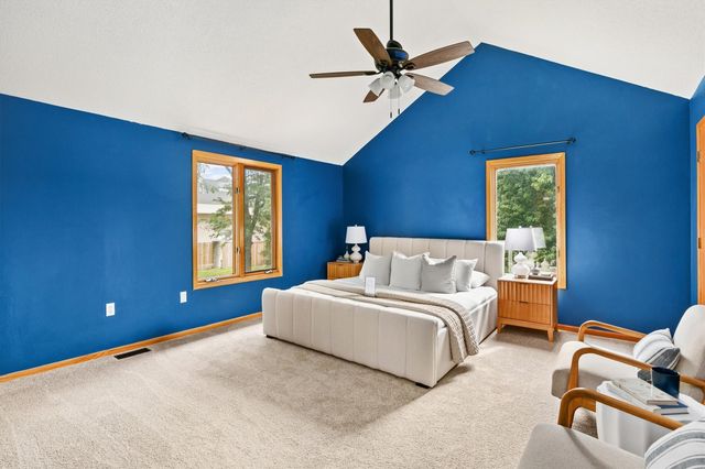 5915 Brookview Drive, West Des Moines, IA 50266
