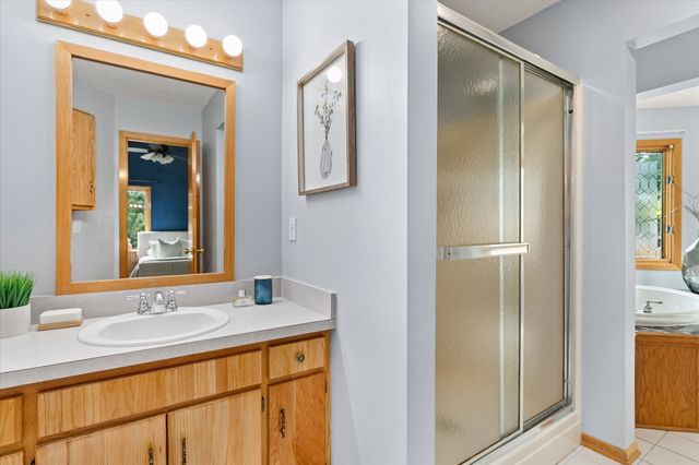 5915 Brookview Drive, West Des Moines, IA 50266