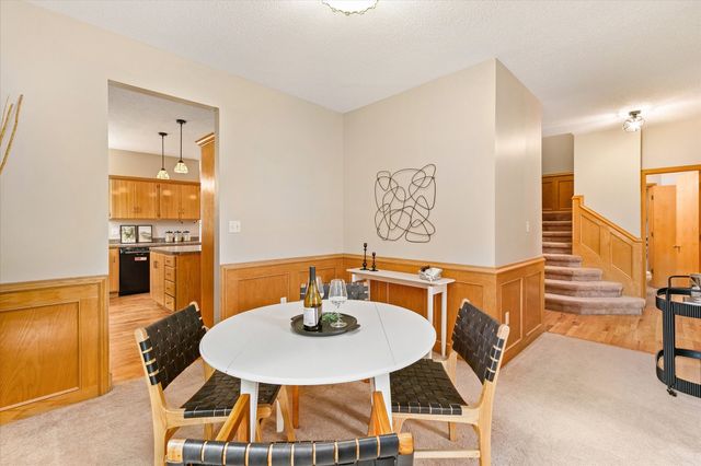 5915 Brookview Drive, West Des Moines, IA 50266