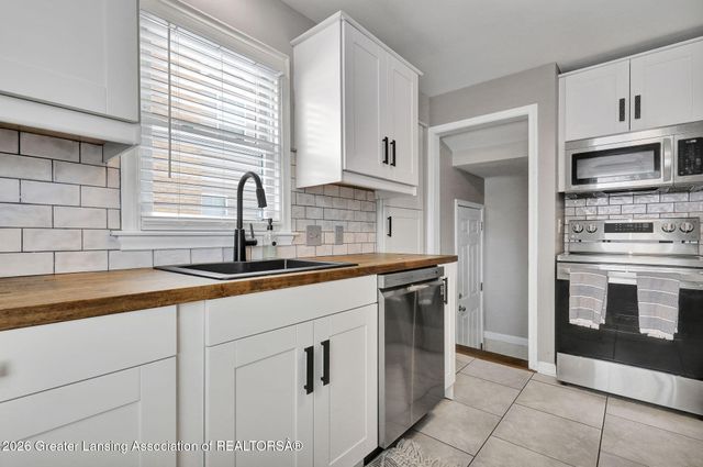 1131 Goodrich Street, Lansing, MI 48910