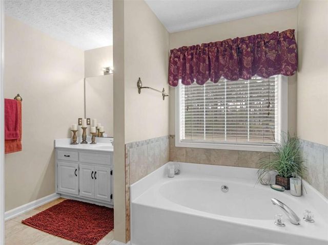 105 Alexander Drive, Mcdonough, GA 30252