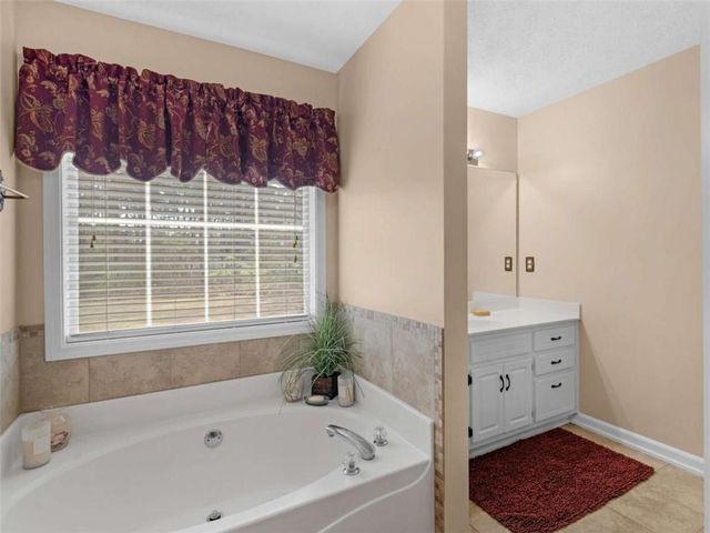 105 Alexander Drive, Mcdonough, GA 30252