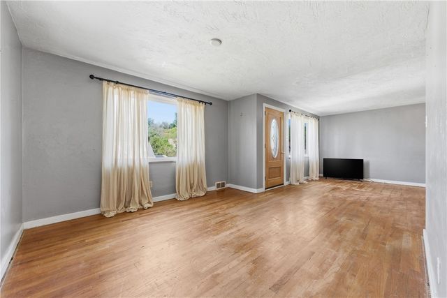 4206 Willow Ave, Castle Shannon, PA 15234