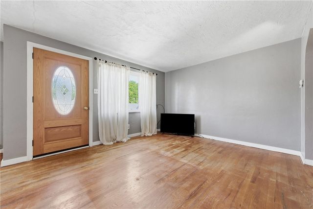4206 Willow Ave, Castle Shannon, PA 15234