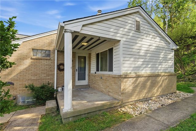 4206 Willow Ave, Castle Shannon, PA 15234