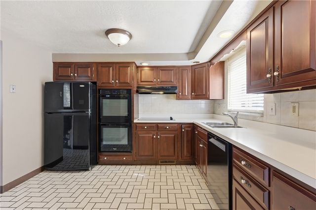 4206 Willow Ave, Castle Shannon, PA 15234