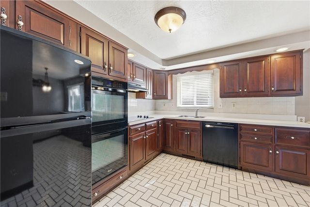 4206 Willow Ave, Castle Shannon, PA 15234