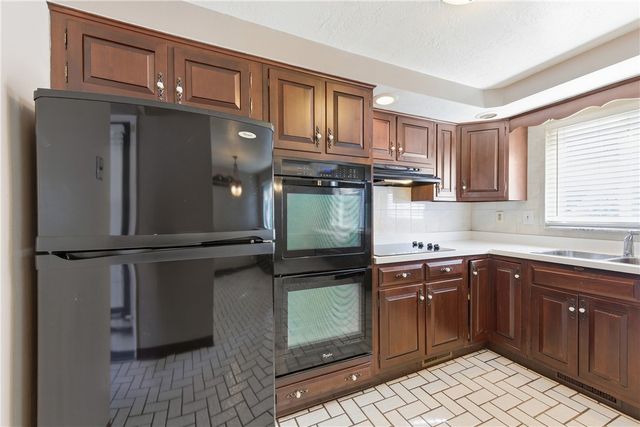 4206 Willow Ave, Castle Shannon, PA 15234