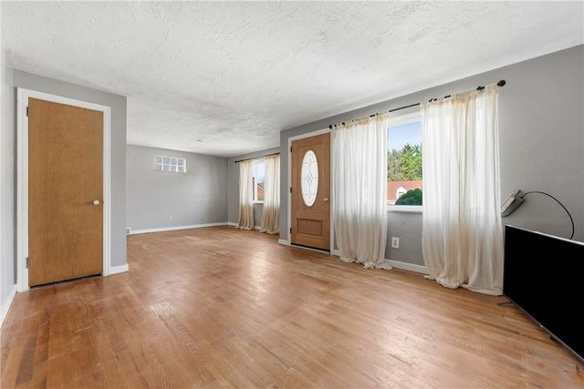 4206 Willow Ave, Castle Shannon, PA 15234
