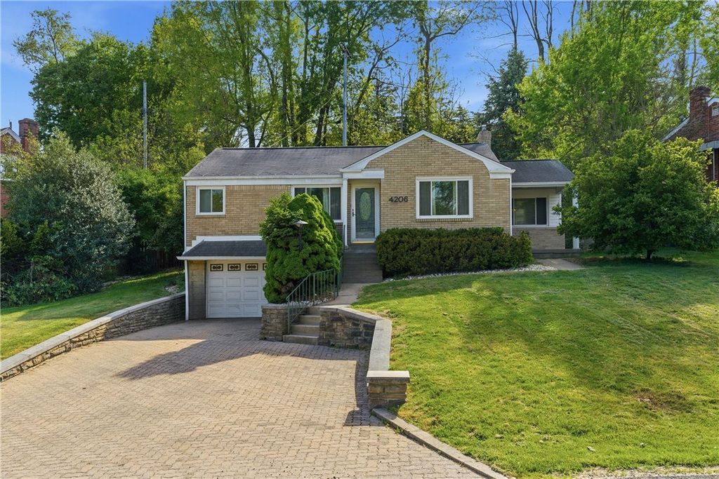 4206 Willow Ave, Castle Shannon, PA 15234