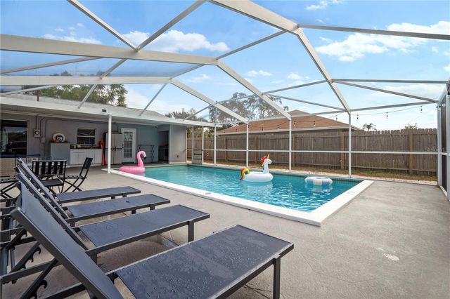 1626 YOUNG AVENUE, Clearwater, FL 33756