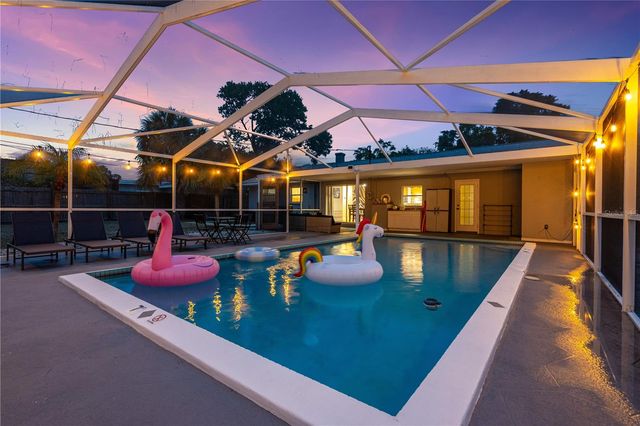 1626 YOUNG AVENUE, Clearwater, FL 33756