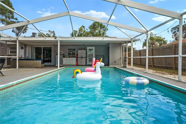 1626 YOUNG AVENUE, Clearwater, FL 33756