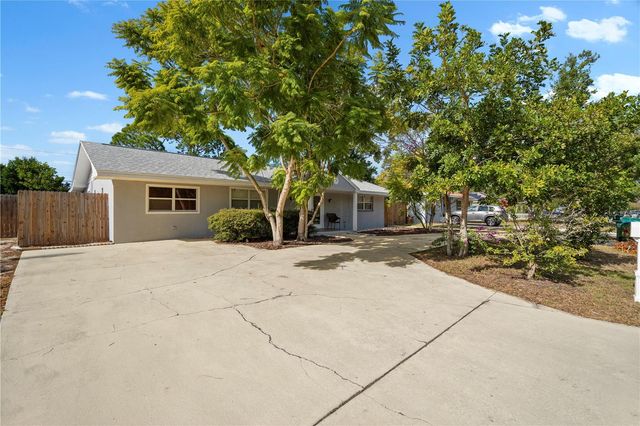 1626 YOUNG AVENUE, Clearwater, FL 33756