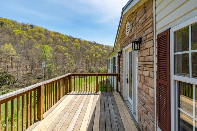 107 Hollow Hill Lane, Rogersville, TN 37857