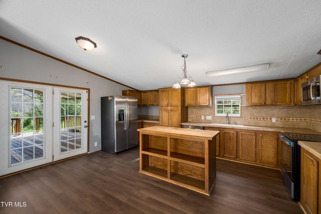 107 Hollow Hill Lane, Rogersville, TN 37857