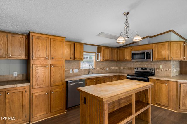 107 Hollow Hill Lane, Rogersville, TN 37857