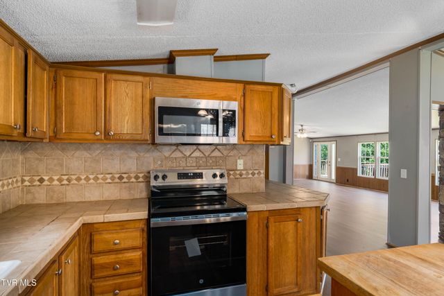 107 Hollow Hill Lane, Rogersville, TN 37857