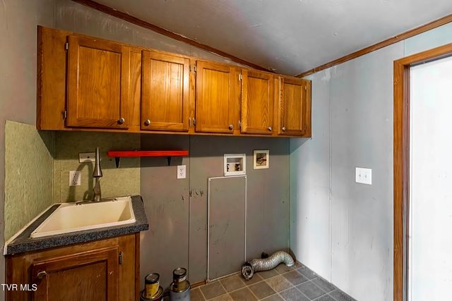 107 Hollow Hill Lane, Rogersville, TN 37857