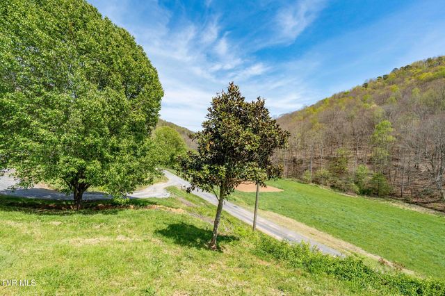 107 Hollow Hill Lane, Rogersville, TN 37857
