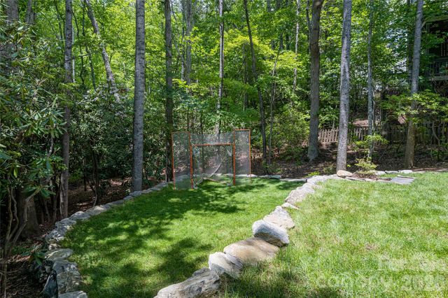 20 East Owl Creek Lane, Fairview, NC 28730