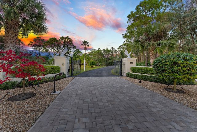 2494 SE Ranch Acres Circle, Jupiter, FL 33478