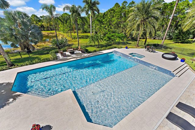 2494 SE Ranch Acres Circle, Jupiter, FL 33478