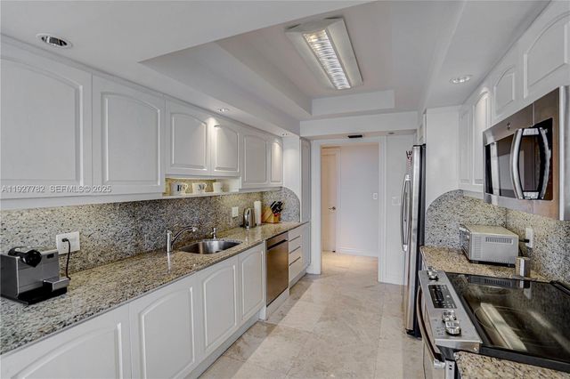 7000 ISLAND BL 2806, Aventura, FL 33160