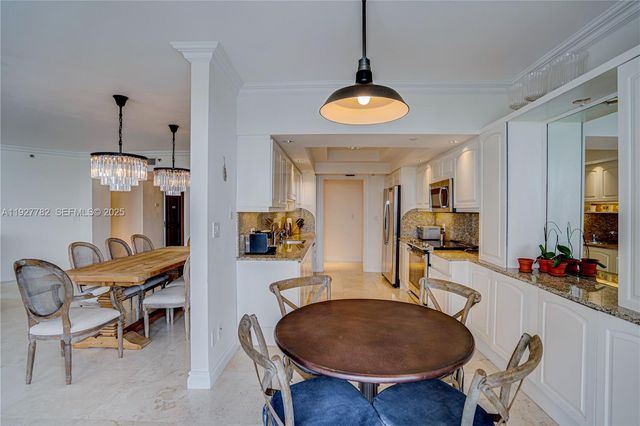 7000 ISLAND BL 2806, Aventura, FL 33160